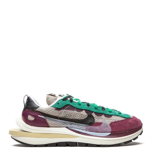 Nike Vaporwaffle Sacai Villain Red Neptune Green