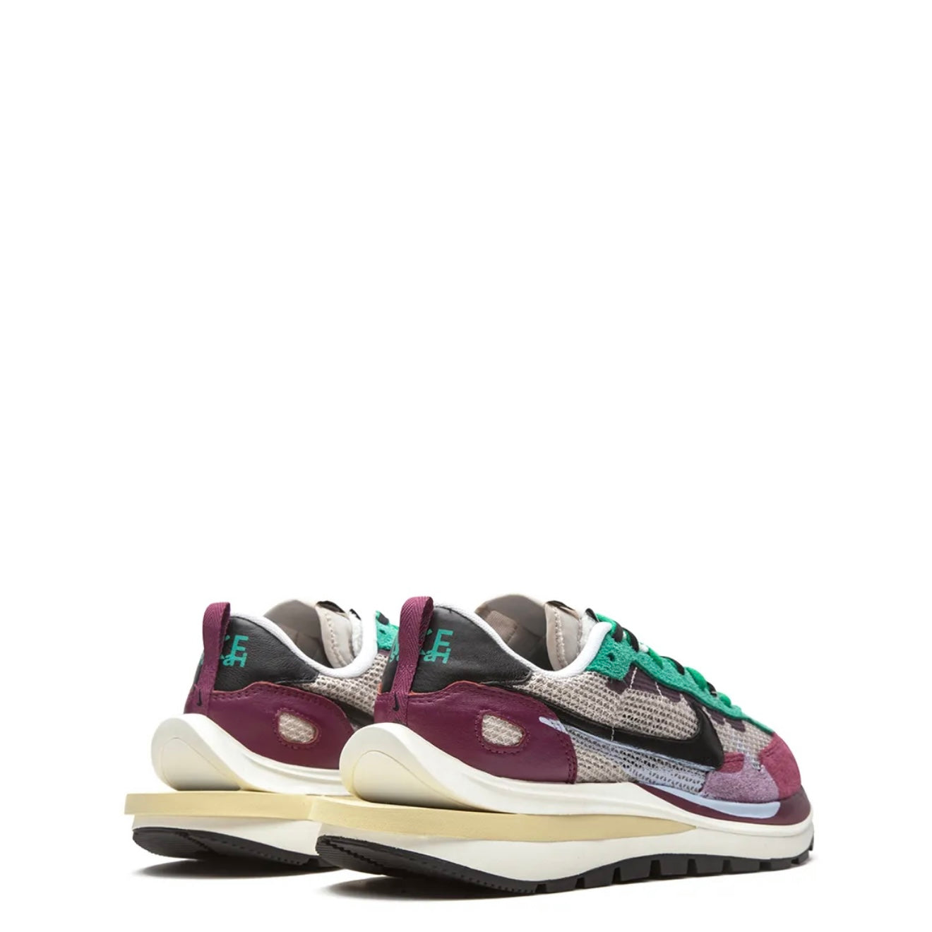Nike Vaporwaffle Sacai Villain Red Neptune Green